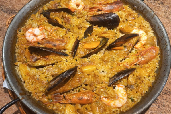 Seafood and meat paella