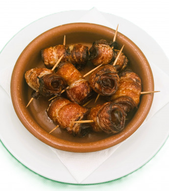 Tapa de dátiles con bacon