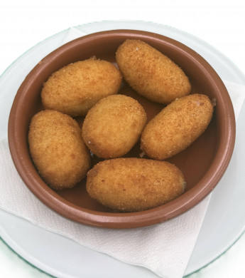 Tapa de croquetas caseras de pollo